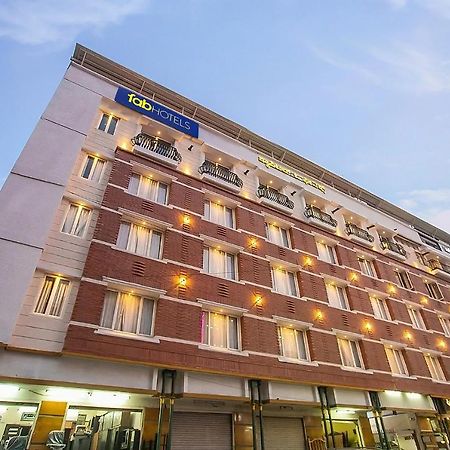 Fabhotel Phoenix Resorts - Nr M Chinnaswamy Stadium バンガロール エクステリア 写真