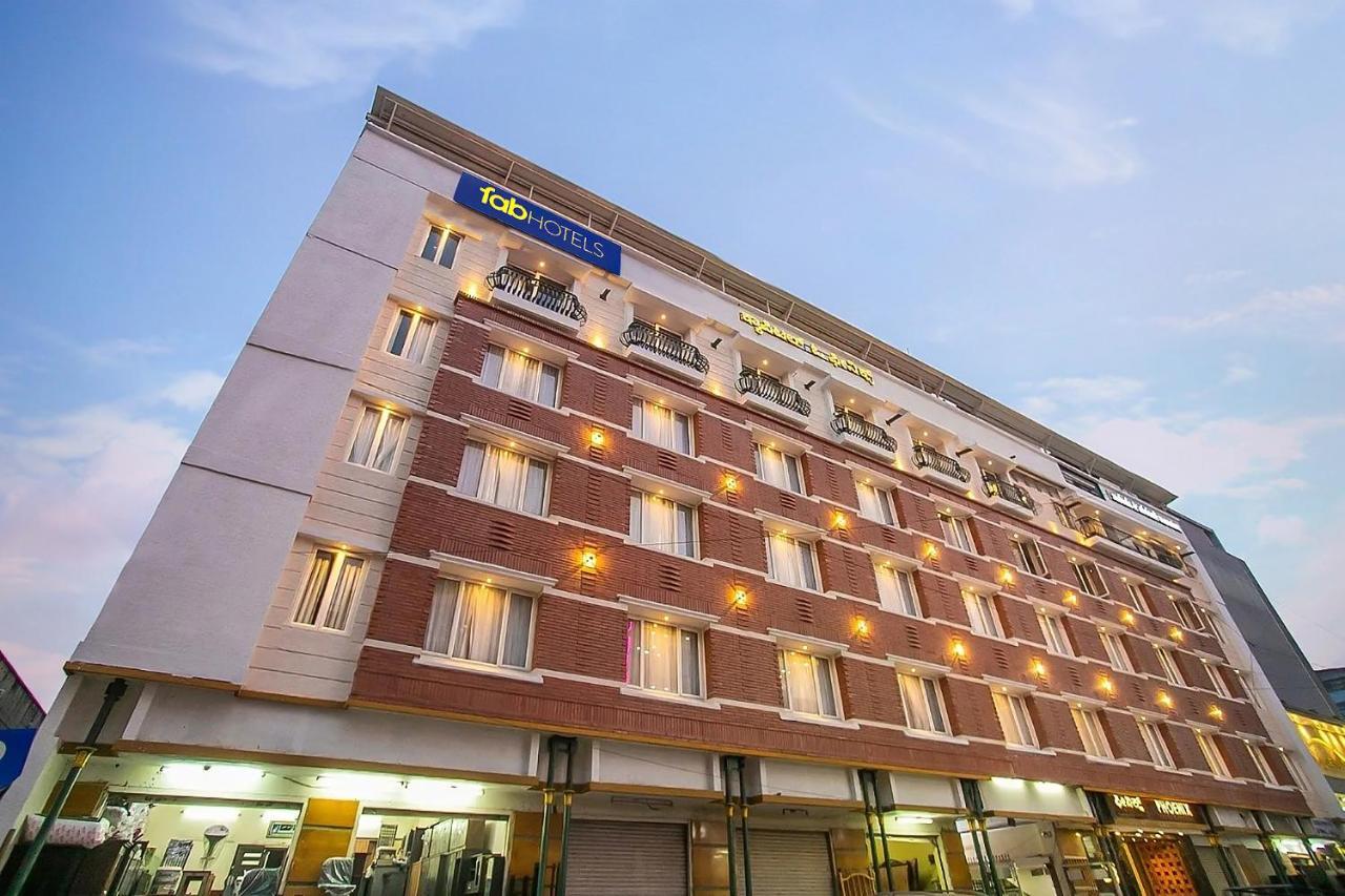 Fabhotel Phoenix Resorts - Nr M Chinnaswamy Stadium バンガロール エクステリア 写真