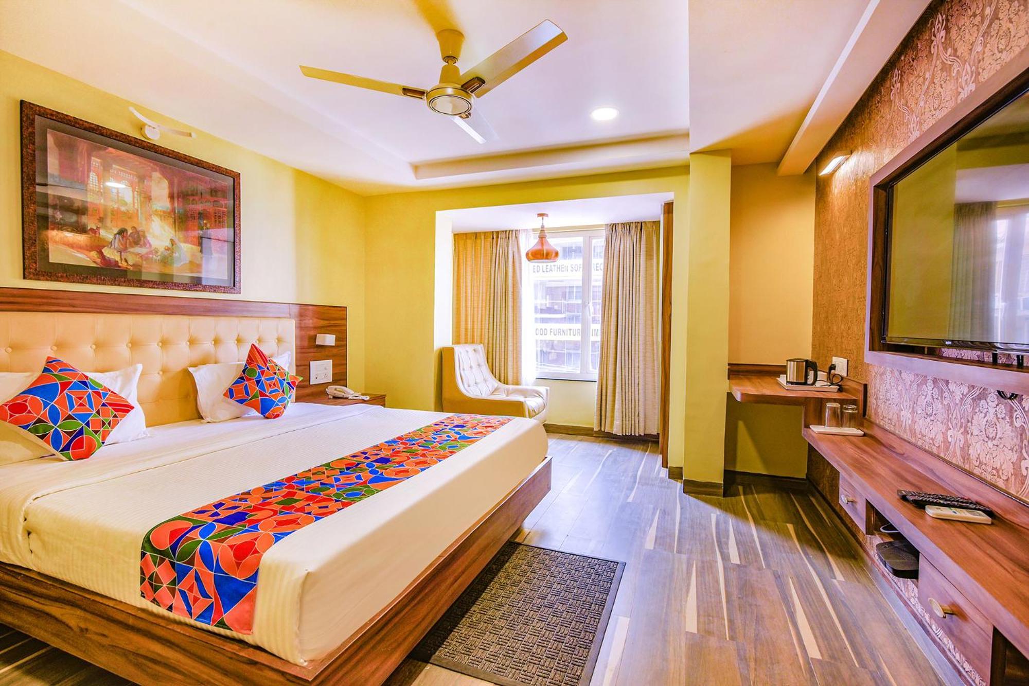 Fabhotel Phoenix Resorts - Nr M Chinnaswamy Stadium バンガロール エクステリア 写真