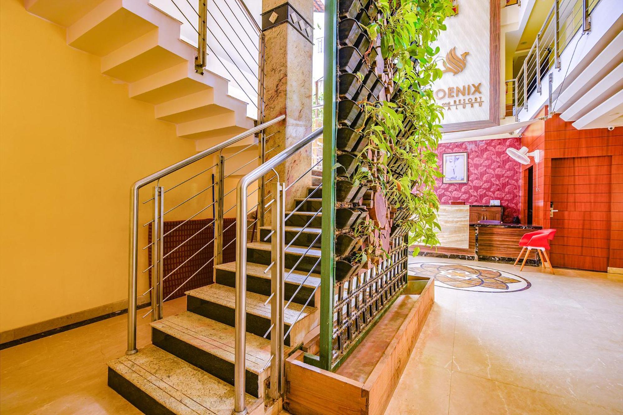 Fabhotel Phoenix Resorts - Nr M Chinnaswamy Stadium バンガロール エクステリア 写真