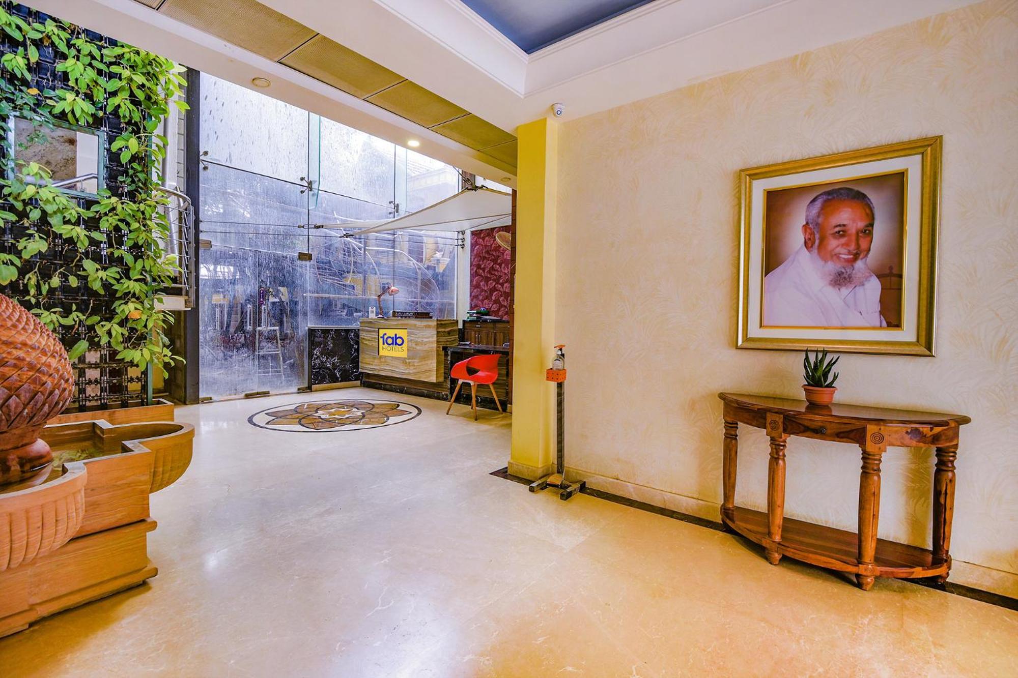 Fabhotel Phoenix Resorts - Nr M Chinnaswamy Stadium バンガロール エクステリア 写真