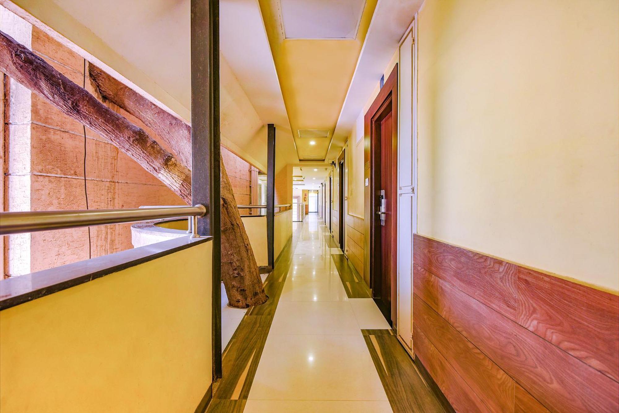 Fabhotel Phoenix Resorts - Nr M Chinnaswamy Stadium バンガロール エクステリア 写真