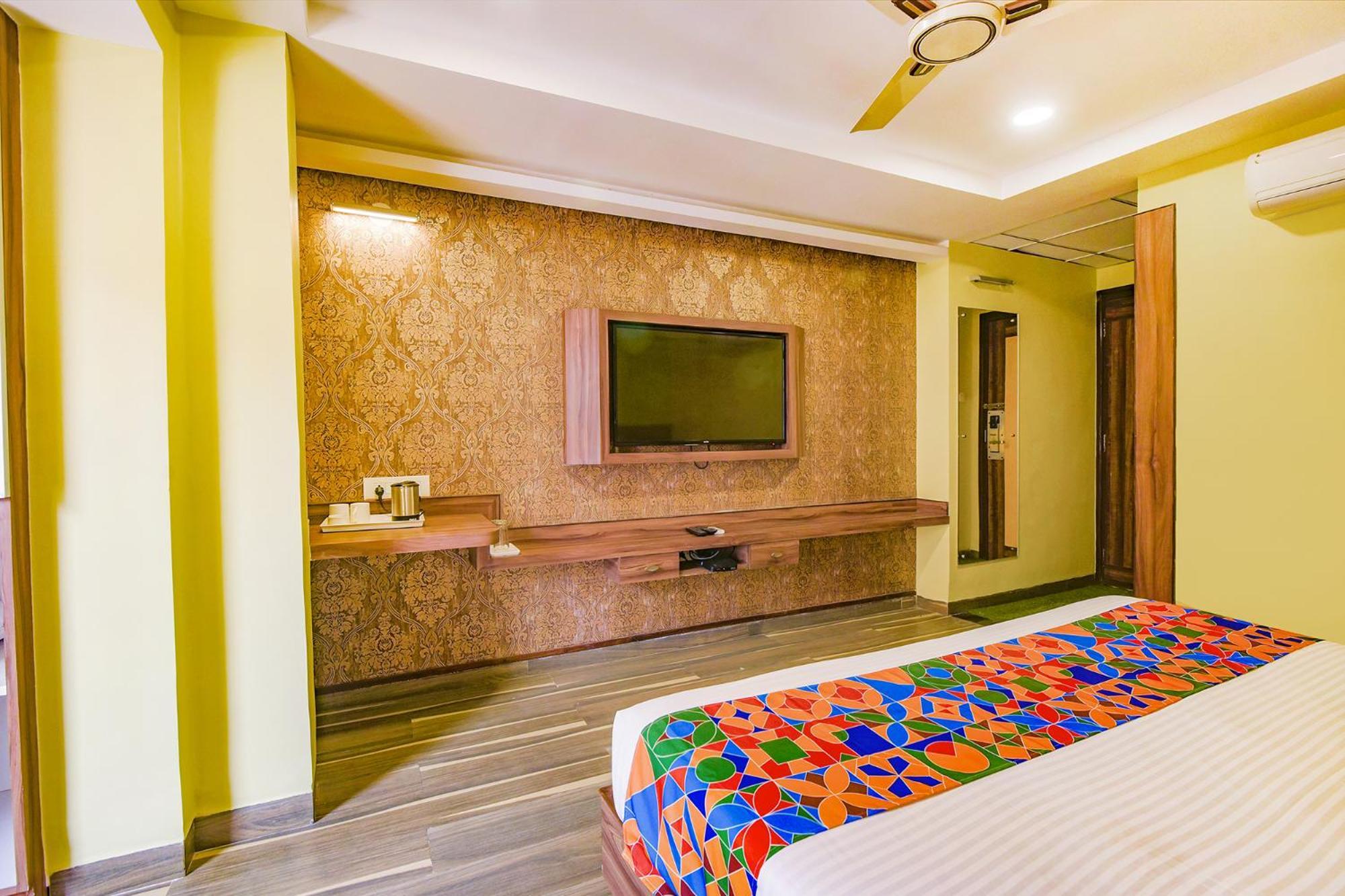 Fabhotel Phoenix Resorts - Nr M Chinnaswamy Stadium バンガロール エクステリア 写真