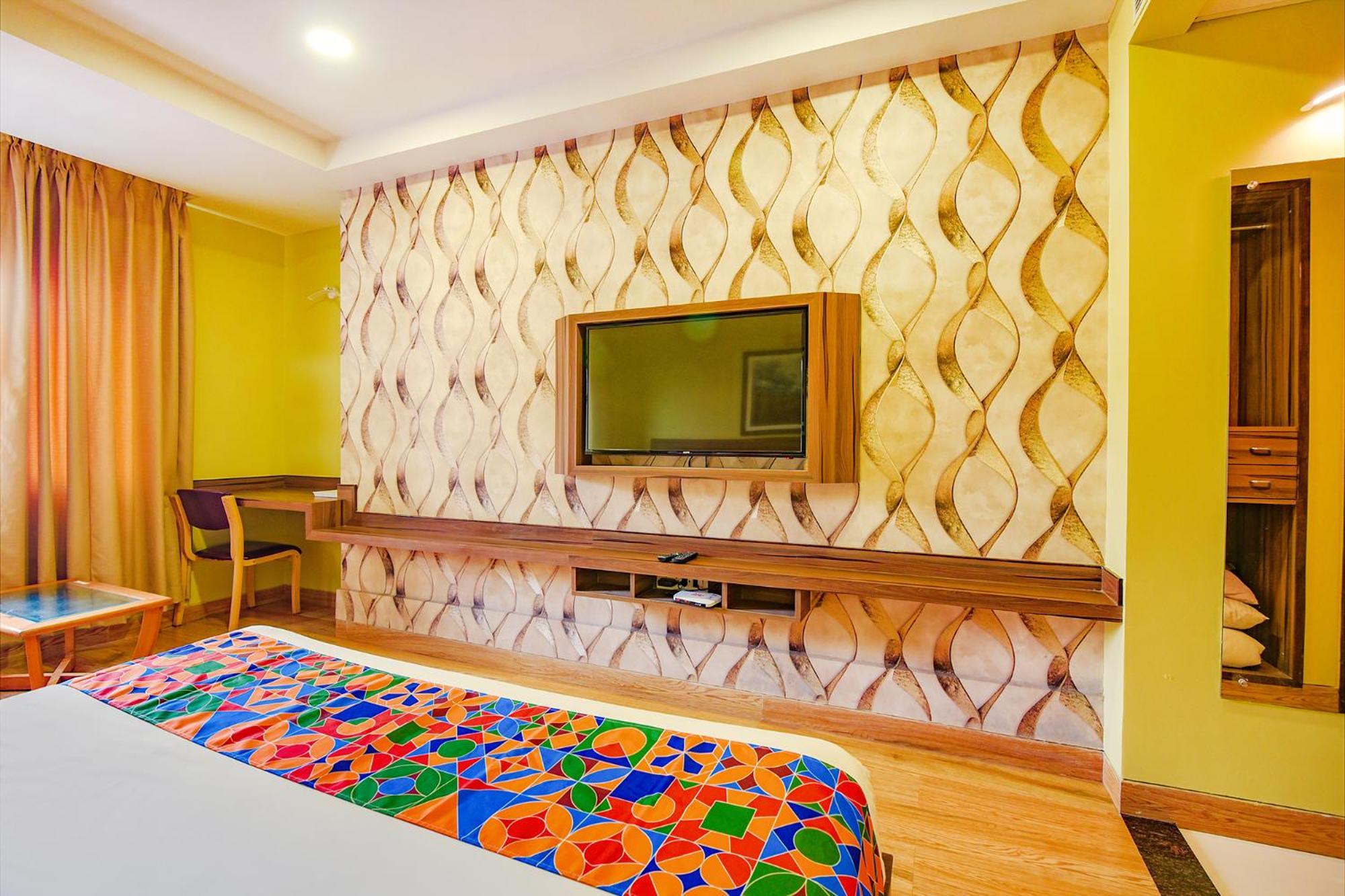 Fabhotel Phoenix Resorts - Nr M Chinnaswamy Stadium バンガロール エクステリア 写真
