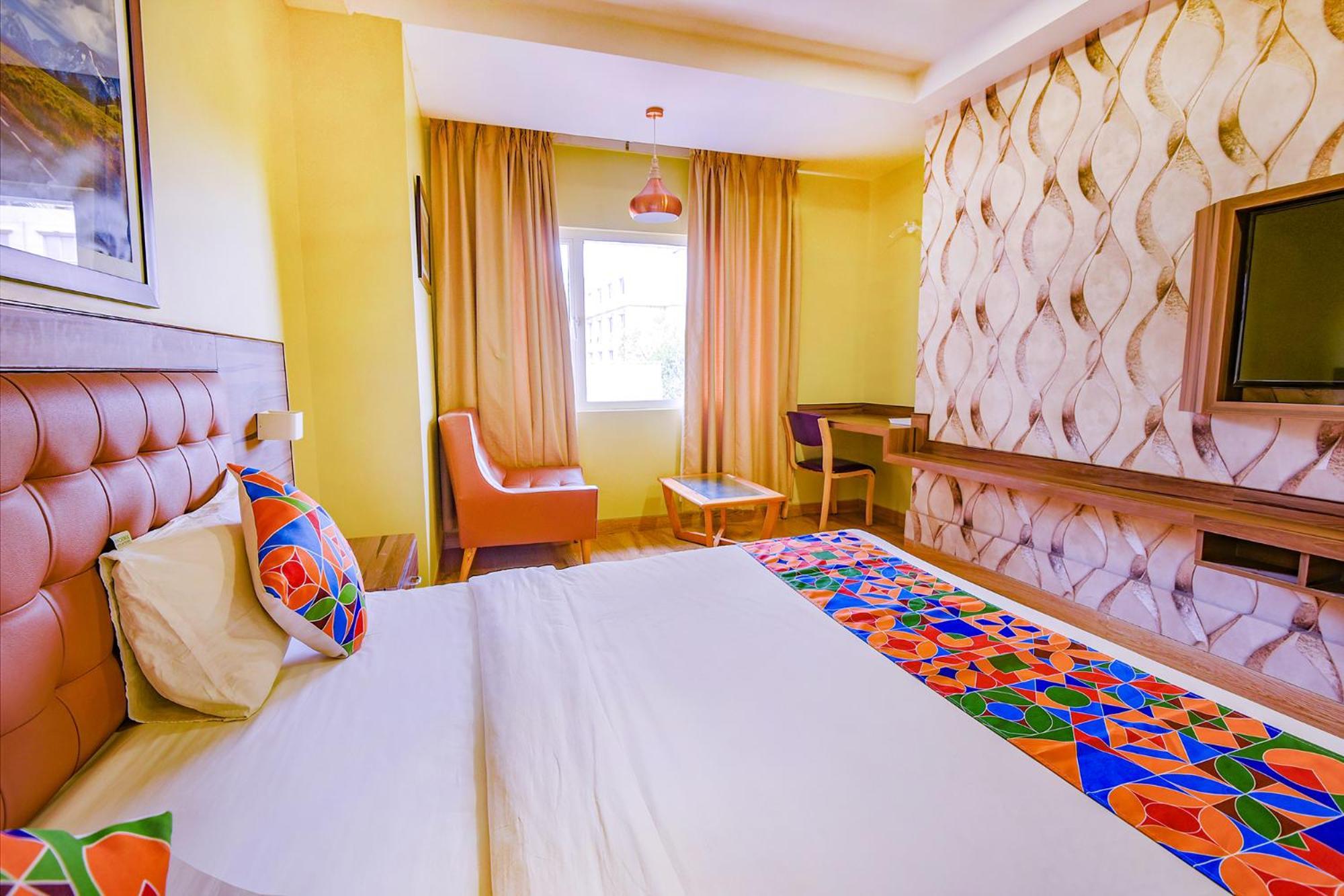 Fabhotel Phoenix Resorts - Nr M Chinnaswamy Stadium バンガロール エクステリア 写真